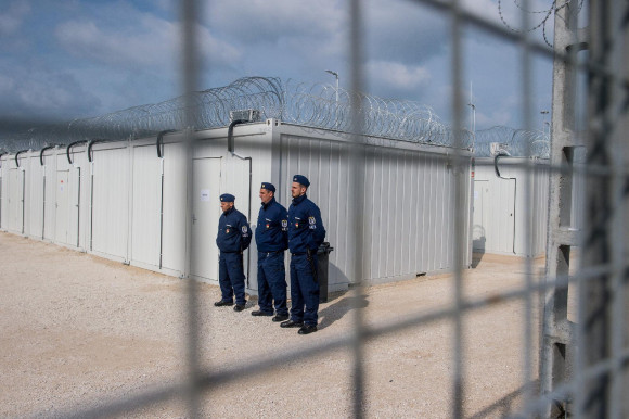 Beismerés – Tényleg éheztetnek menekülteket