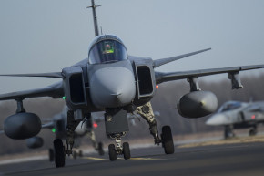 Holnaptól jönnek a Gripenek