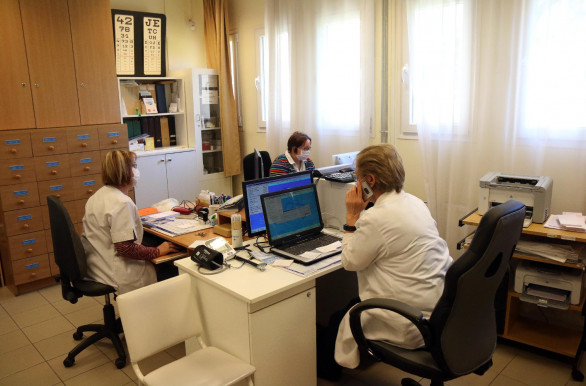 Túlzott adminisztrációt várnak az eleve túlterhelt ápolóktól