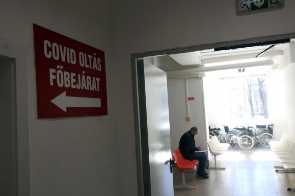 Csütörtökön 38-an haltak meg covidban