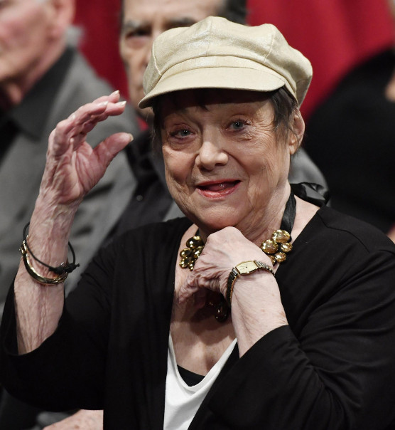 Meghalt Csűrös Karola