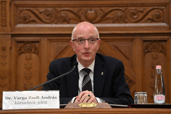 Meddig tartanak ki a bírák?