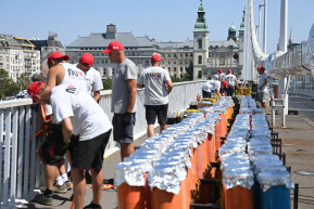 Kirúgta a kormány az OMSZ vezetőit, akik esélyesnek látták a vihart augusztus 20-ra, így elmaradt a tűzijáték