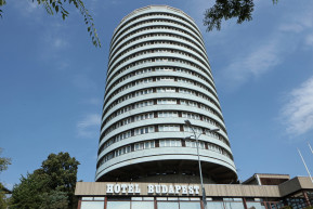 Lebontják, majd újjáépítik a Körszállót