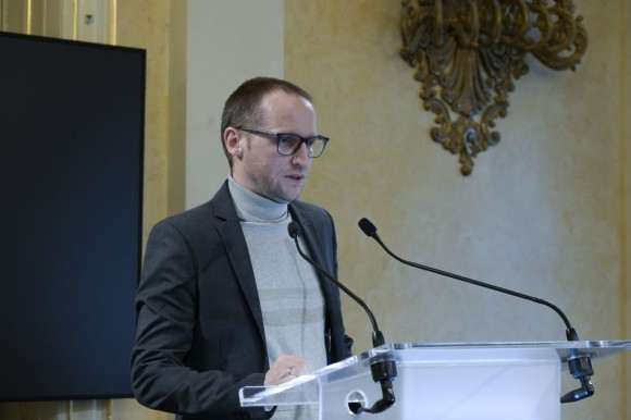 Egymilliárd maradt Demeter Szilárd után a közgyűjteményi központnál, de nem azért, mert annyira spórolt volna