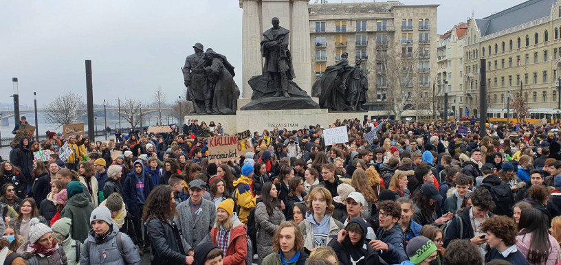A Szabadság hidat fogják lezárni a diákok az évnyitó demonstráción