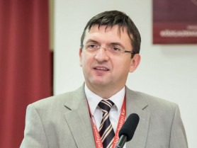 Nem szeretne személyi jövedelemadót fizetni egy volt fideszes képviselő