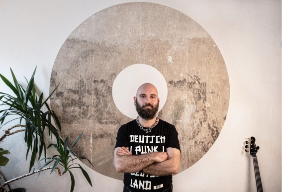 Dunajcsik Mátyás: Parádé