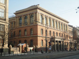 Nyílt levélben követel béremelést ezer ELTE-s dolgozó