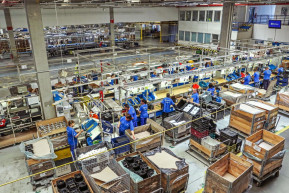 Nyolcszáz embert küld el az Electrolux, leépítések várhatók az autóiparban is