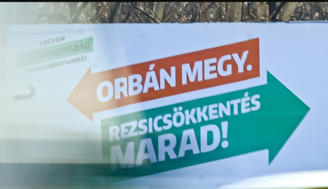 Elindult a kampány. Már ellenzéki óriáspalkátokat is láthatunk az utak mentén