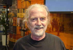 Hangversek, összművészet, össztűz - Szkárosi Endrével