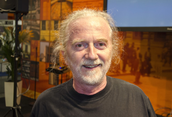 Hangversek, összművészet, össztűz - Szkárosi Endrével