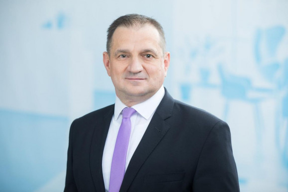 Szabad Európa: feketén dolgoztatott a Völner helyén induló fideszes politikus