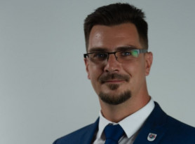 Karlendítés-ügy: kikapott a jobbikos jelölt, majd gratulált ellenfelének