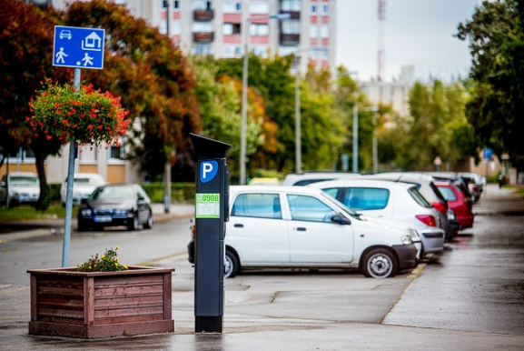 Hét civil szervezet magasabb parkolási díjat szeretne Budapesten