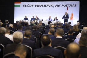 11 millióval többe került idén a Fidesz frakcióülése