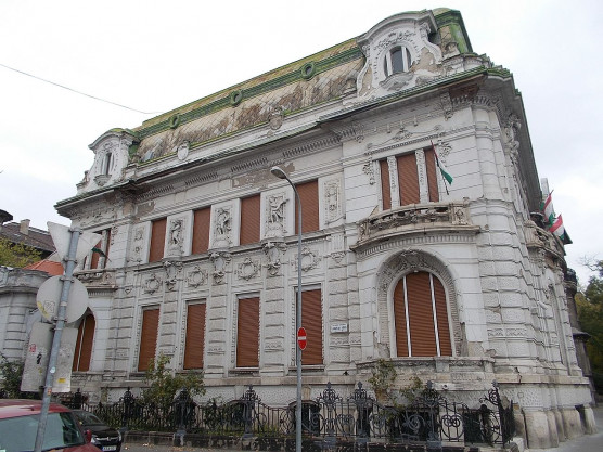 Századfordulós villát vásárolt a Fidesz-székház mellett Mészáros érdekeltsége