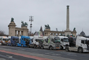Lázár minisztériuma nem tárgyal tovább a fuvarozókkal egy kiszivárgott hangfelvétel miatt