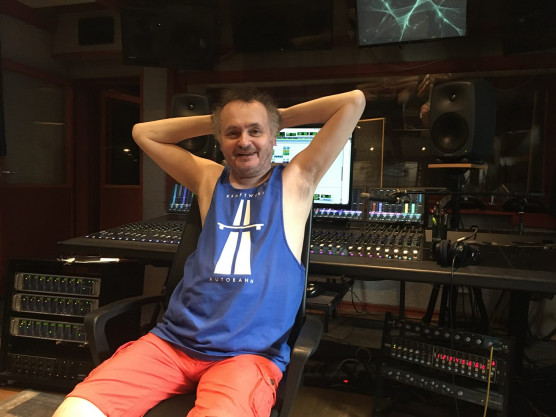 Galla Miklós még mindig feltartja a gyűrűsujját