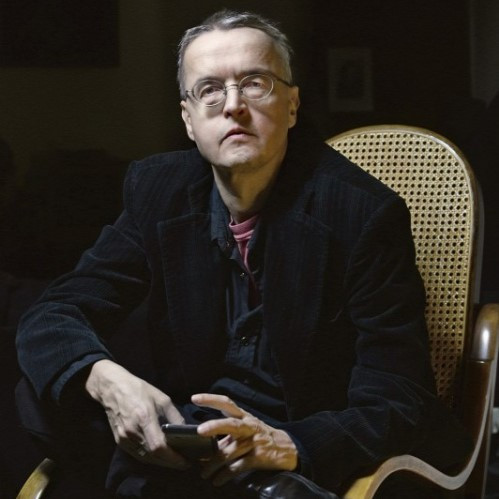 Garaczi László: Gulliver a pőrék földjén