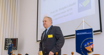 A Szegedi Tudományegyetem hallgatói panaszt tettek egy főiskolai professzor ellen rasszista, homofób és szexista megjegyzései miatt