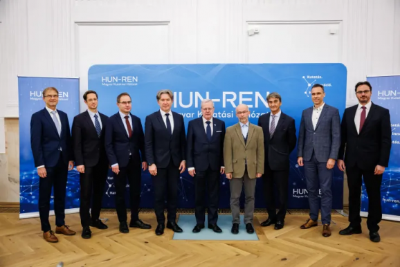 Lemondásra szólítja fel az ADF a HUN-REN Irányító Testületének tagjait