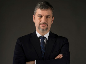 Hadházy: Épp Tóth Csaba mondatai mutatják meg, miért kell ott indulnom