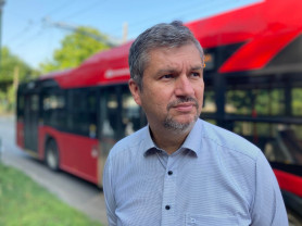 Két nap alatt gyűjtött annyi pénzt, hogy nyár végéig tudja folytatni a munkáját a stábjával Hadházy