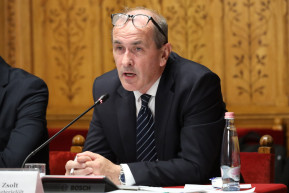 Hegedűs: Gyermekvédelmi ügyekben szerénységet javaslok Tuzson Bencének 