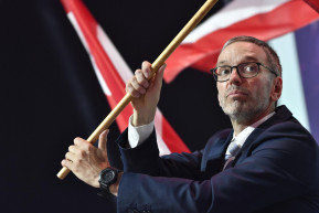 Ausztriában rendkívüli kormány alakulhat a választás után