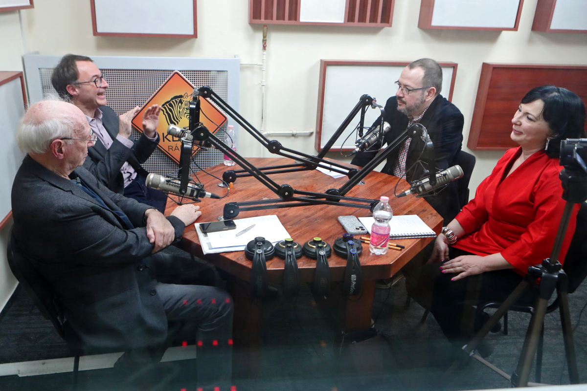 Hetes Stúdió: vendégek: Stefano Bottoni, Perintfalvi Rita 