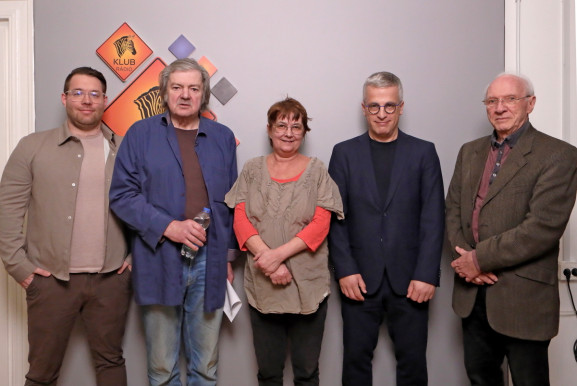 Megtámadták, megtámadtak