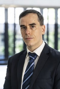 Erős politikai nyomásgyakorlással jön egy kis EU-s pénz