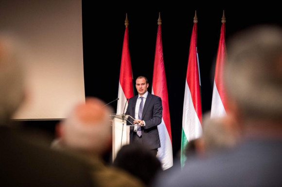 Hollik: Még öt hónapig jöhet a szennyvíziszap