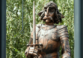 Orbán hagyta jóvá a vitatott Hunyadi-szobrot