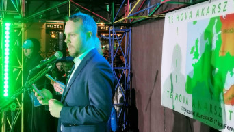 Daniel Freund: A zsarnokot el kell űzni és az uniós pénzektől megfosztani!