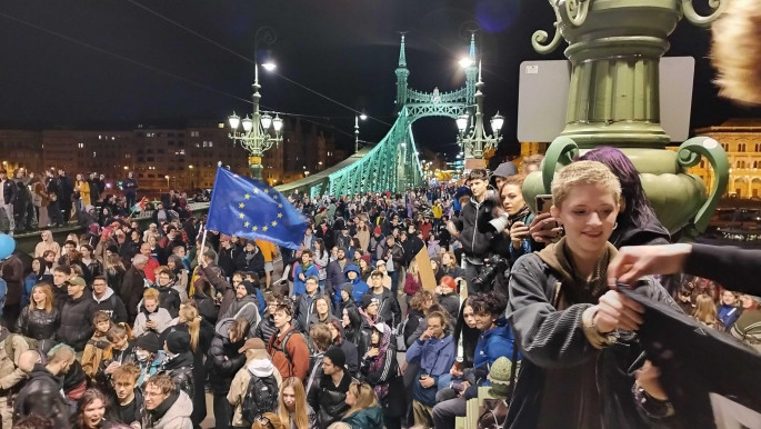 Emelték a tétet a tüntetők: jövő hét keddre 24 órás tiltakozást hirdettek meg