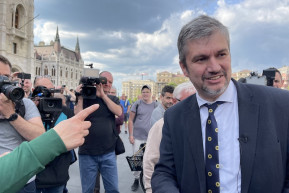 BM: A rendőrség nem figyel meg országgyűlési képviselőket