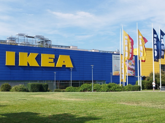 Eltűnhet a szivárvány táska az IKEA polcairól 