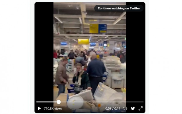 Az Ikea is felfüggeszti oroszországi működését, az emberek megrohanták az áruházakat