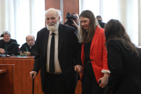 Iványi Gábor: Kikapcsolták az áramot a Megbékélés Háza Templomban