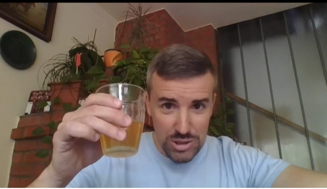 A rendőrség nyomozna Jakab Péter ellen, mert szerződéseket kötött