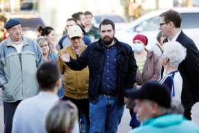 Jámbor András a civileknek adja a képviselői fizetésének harmadát