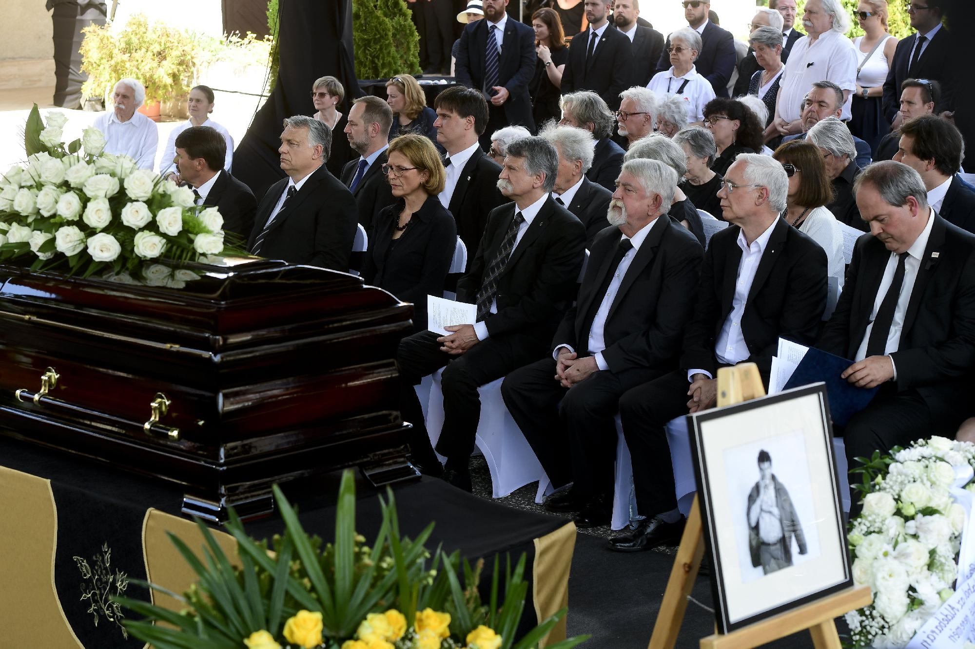 Jankovics Marcell temetése 