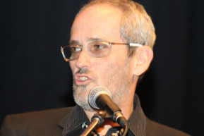 Házkutatást tartottak Szász János rendezőnél, számítógépeket, telefonokat vittek el