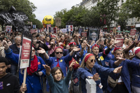 Százezrek tüntettek a francia szélsőjobb ellen