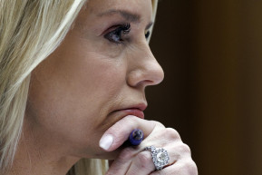 Kirúgta igazságügyminiszterét Trump