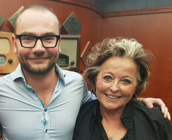 Kánya Kata: Merjünk a hatsávos autópályán utazni!