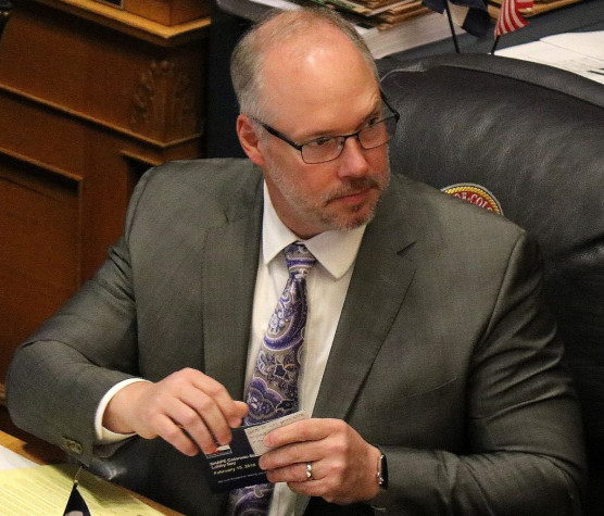 Átült a demokratákhoz egy coloradói republikánus, mert veszélyesnek tartja a pártját a demokráciára